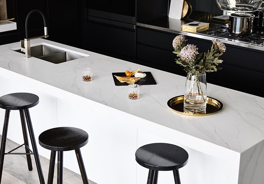 Caption-LX-Unique-Calacatta-Benchtop-864x604.jpg