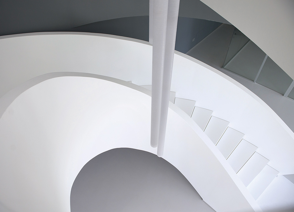 HI-MACS-Alpine-White-Sculptural-Staircase-944x681.jpg