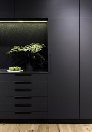 Kate-walker-dark-kitchen-matte-black-floor-304x434