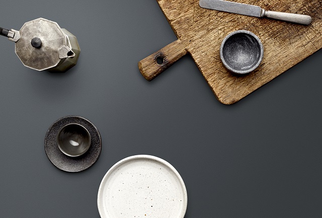 Laminex-Terril-dark-kitchen-640x434