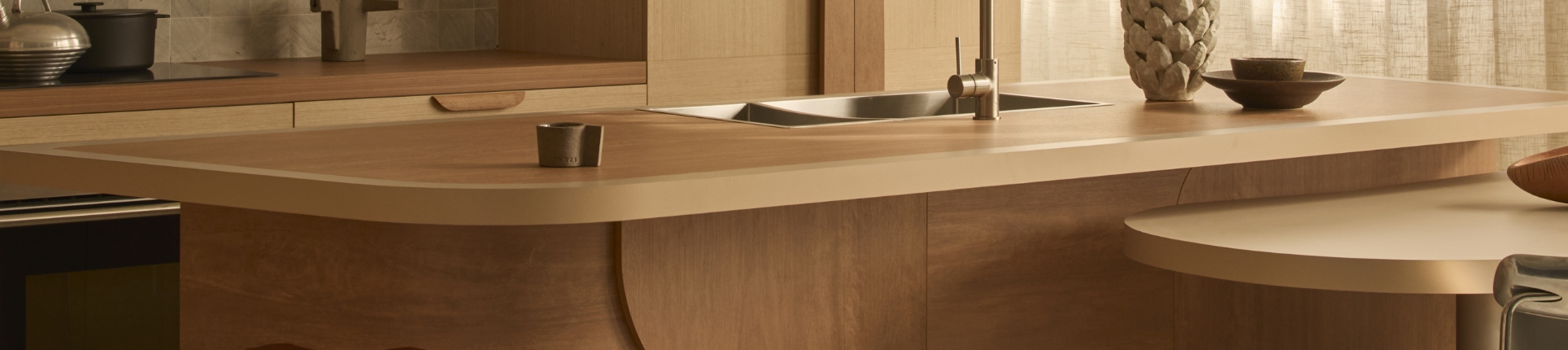 LaminexxTomMarkHenry_VictorianAsh_BlackButt_OutbackClay_BrushedStainlessSteel (4).jpg