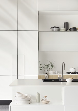 Perth-showroom-white-kitchen-304x434.jpg