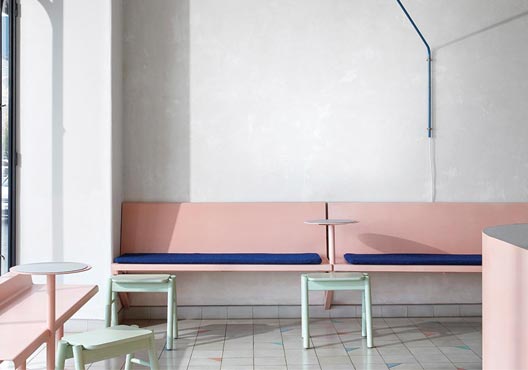 Trends Bold Colour Makes Mid Century Magic Detail Page Media 9